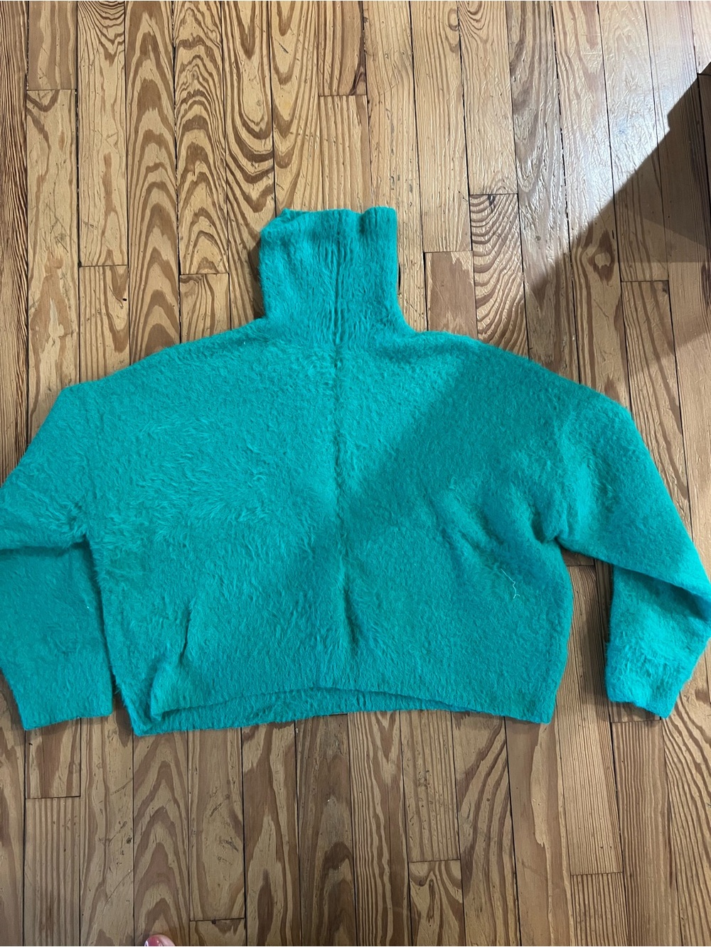 Vestique Green Fuzzy Turtleneck Sweater